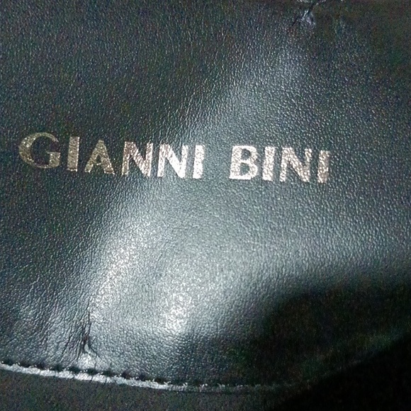 Shoes - Picture 4 of 6